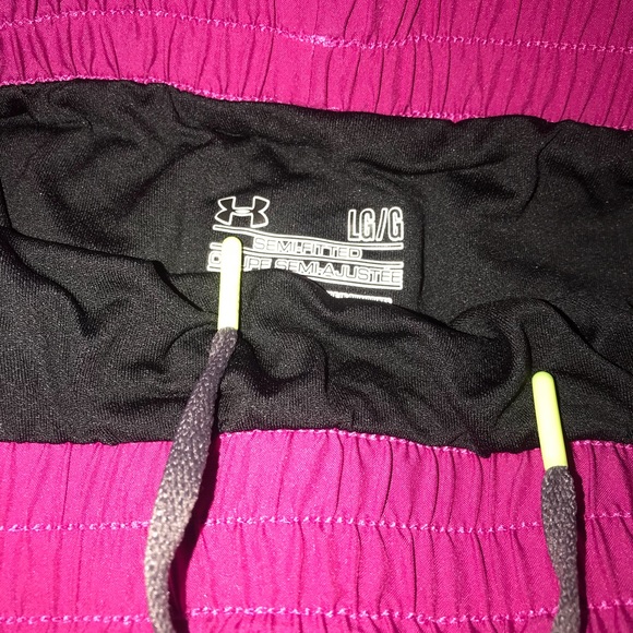 Under armour shorts - Picture 3 of 4